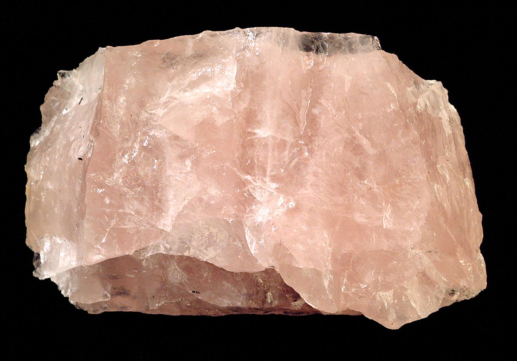 Foto real de quartzo rosa bruto, rosa-claro e leitoso