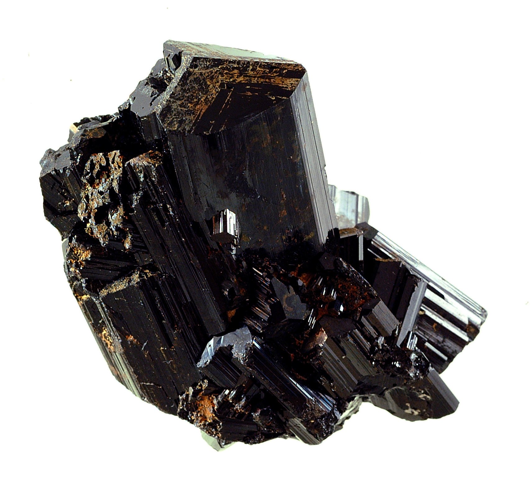 Foto real de cristal de turmalina negra com estrias